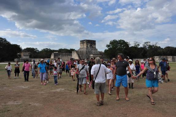 Chegando às concorridas ruínas mayas de Chichen-Itza, na península do Yucatán, no México
